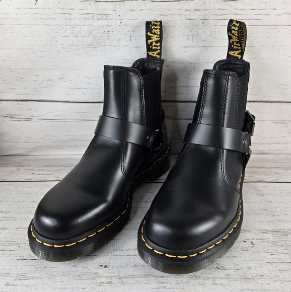 Dr. Martens Wincox Smooth Leather Buckle Moto Chelsea Black Boots Women's 8 - Picture 3 of 14